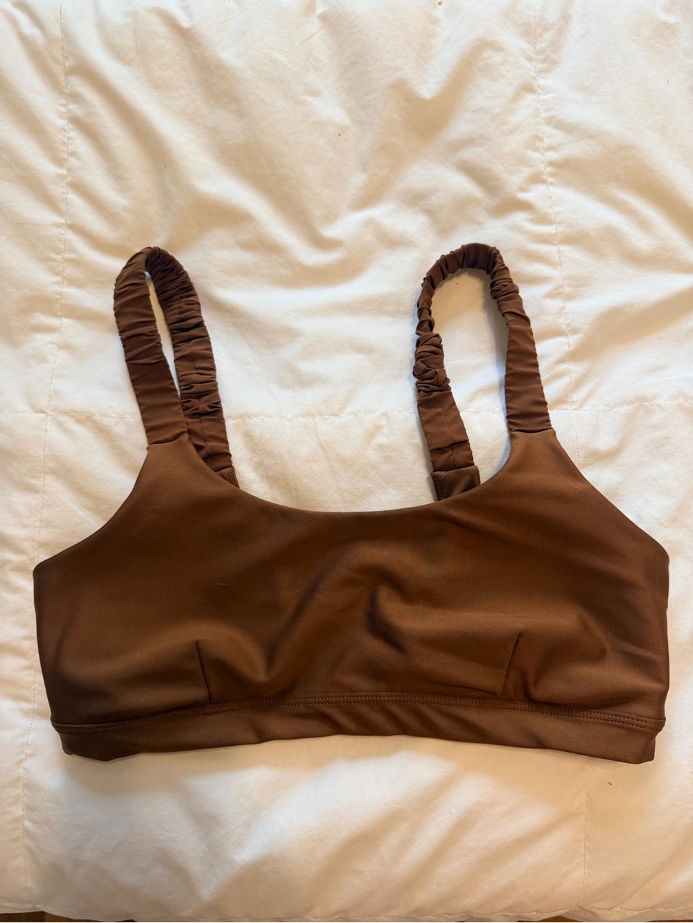 ALO Yoga’s Women’s Brown Ruched-Strap Bralette